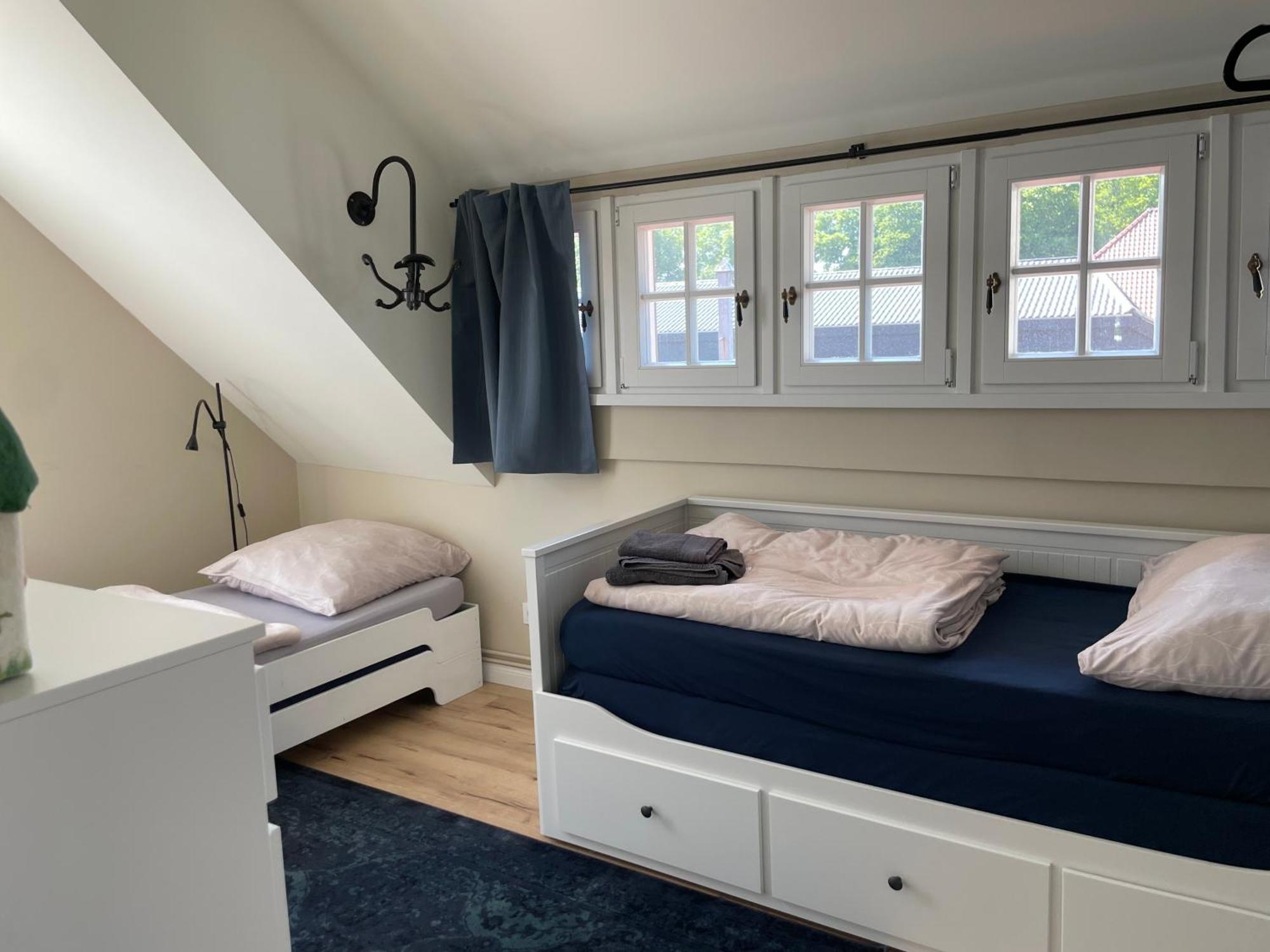 Luxus Lindenhof Apartments -Ferienwohnungen In Friesland An Der Nordsee Am Naturschutzgebiet Urwald Neuenburg  Rom bilde