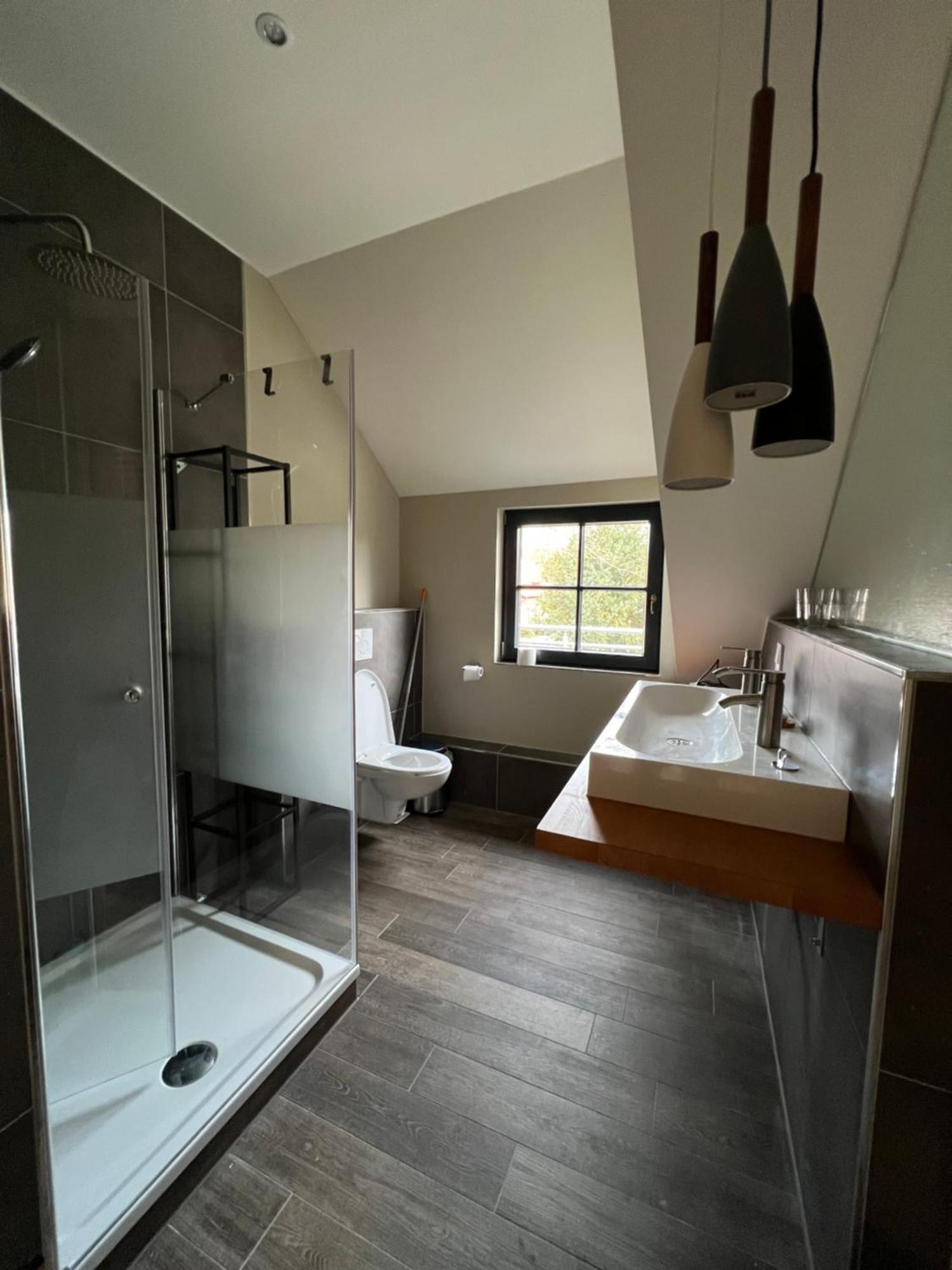 Luxus Lindenhof Apartments -Ferienwohnungen In Friesland An Der Nordsee Am Naturschutzgebiet Urwald Neuenburg  Rom bilde
