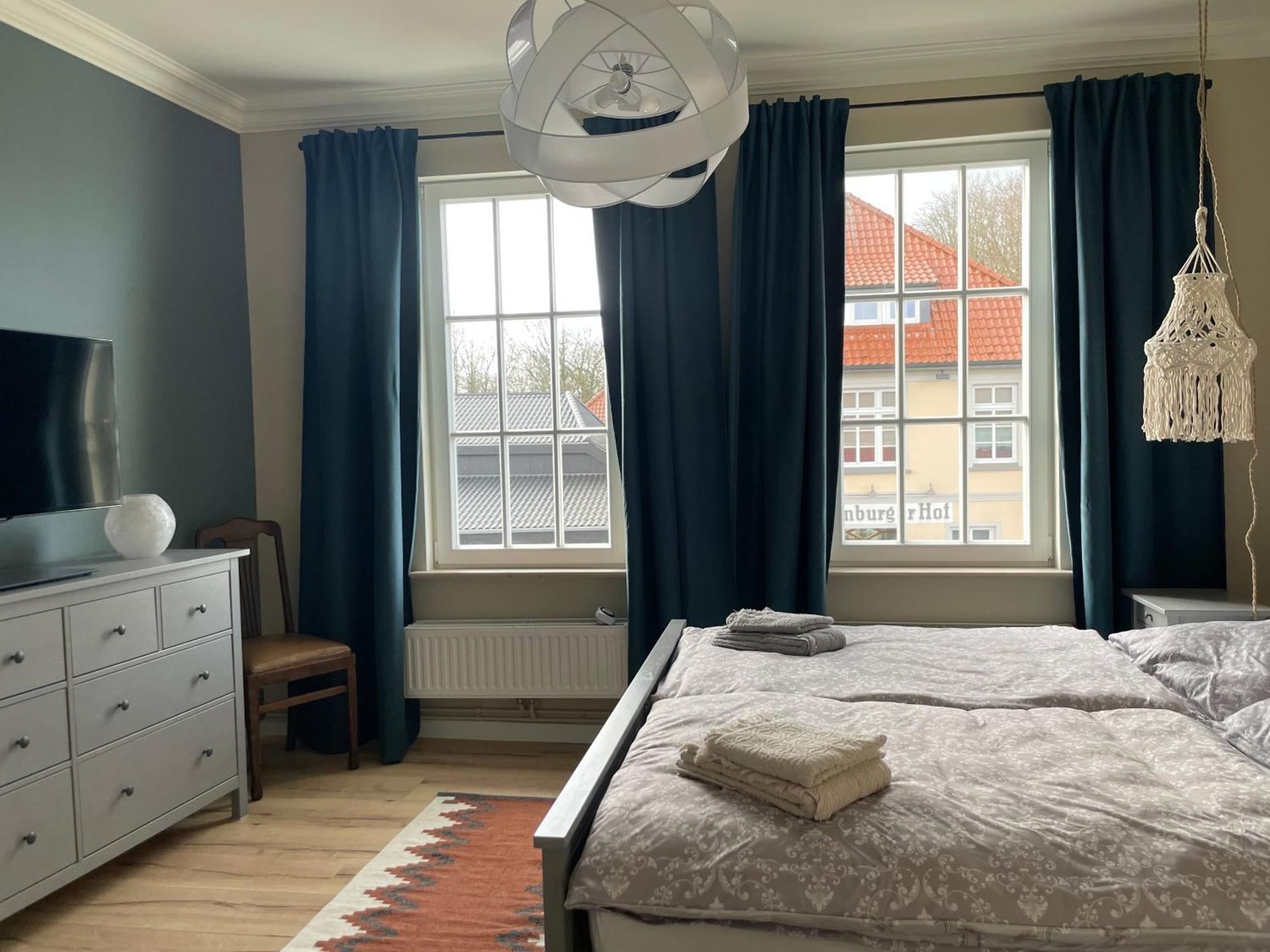 Luxus Lindenhof Apartments -Ferienwohnungen In Friesland An Der Nordsee Am Naturschutzgebiet Urwald Neuenburg  Rom bilde